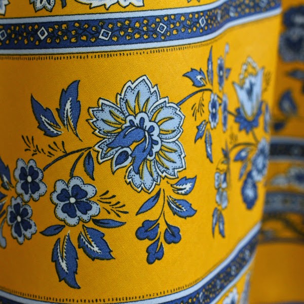 Jardin-acrylic-coated-tablecloth-design-in-place-yellow-detail